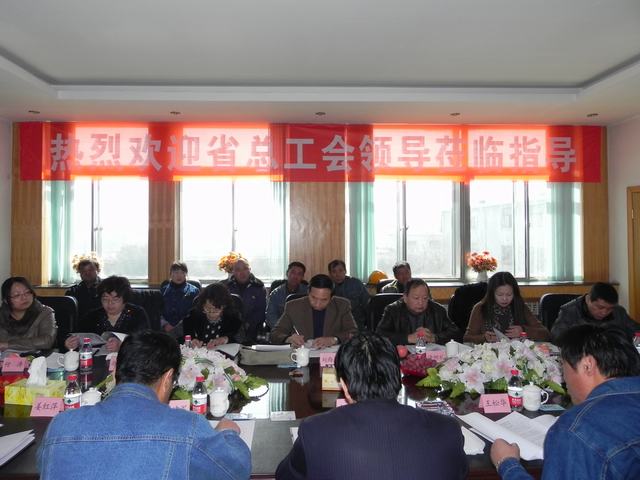 深入車間班組、&ldquo;零距離&rdquo;接觸職工、體驗(yàn)職工生活、傾聽職工心聲